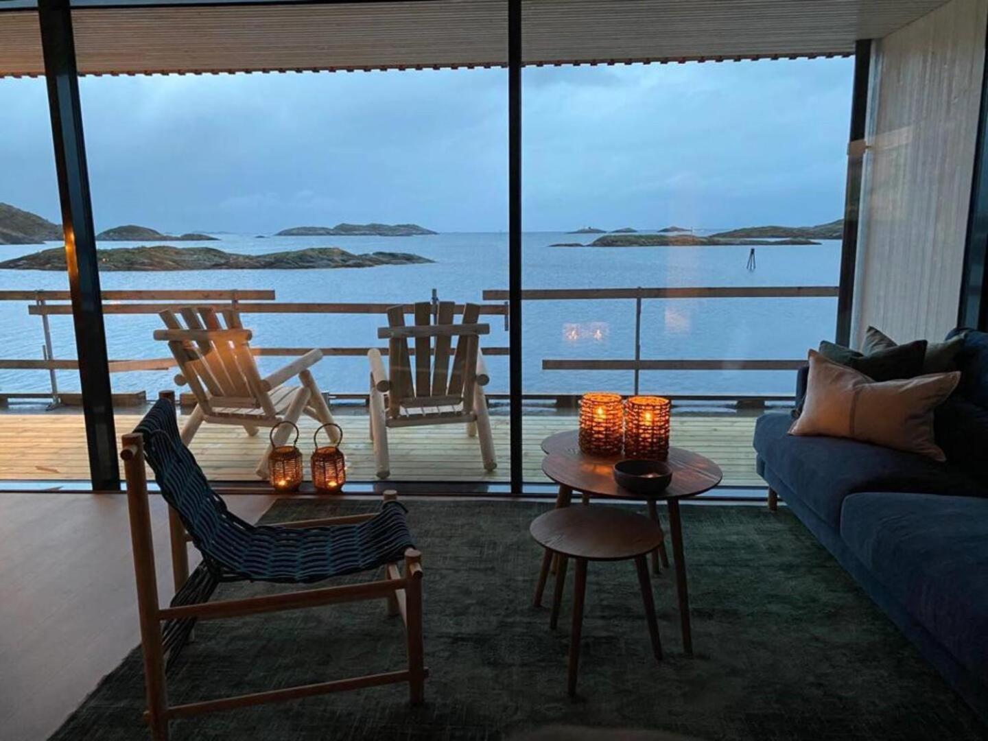 Waterfront Apartment With Panoramic Sea View Henningsvaer Exterior photo